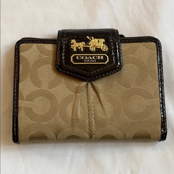 Coach Handbags - Coach wallet with logo snap and zipper pocket